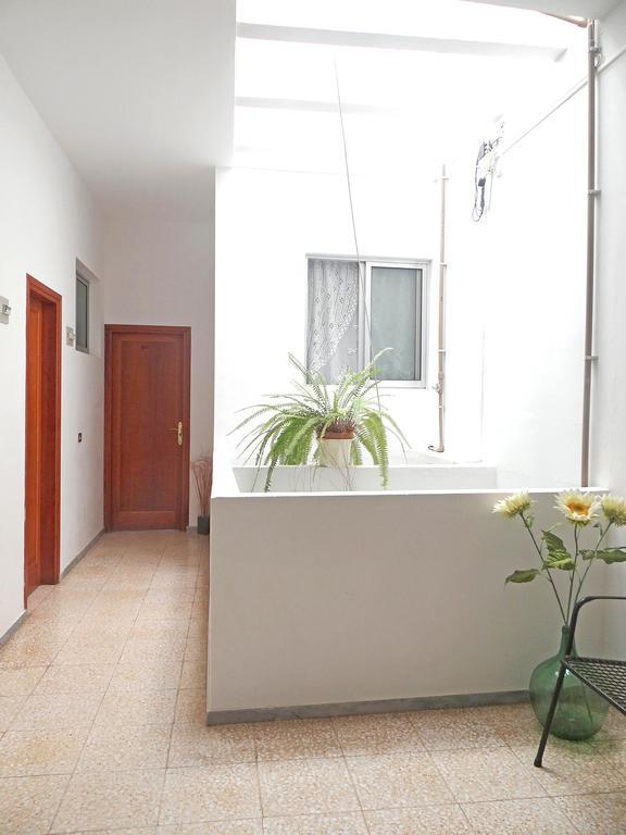 Apartamentos Dominguez Калера Экстерьер фото