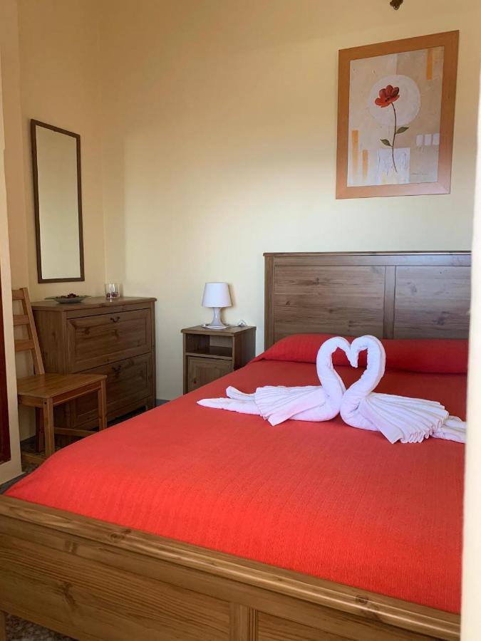 Apartamentos Dominguez Калера Экстерьер фото